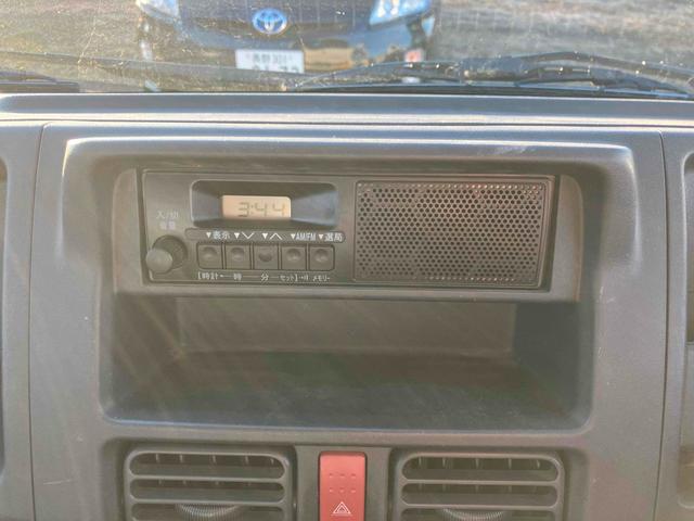 キャリイトラック ＫＣエアコン・パワステ　４ＷＤ　５速マニュアル車　エアコン　運転席エアバッグ　パワーステアリング　ＦＭ／ＡＭラジオ　切り替え式４ＷＤ（36枚目）