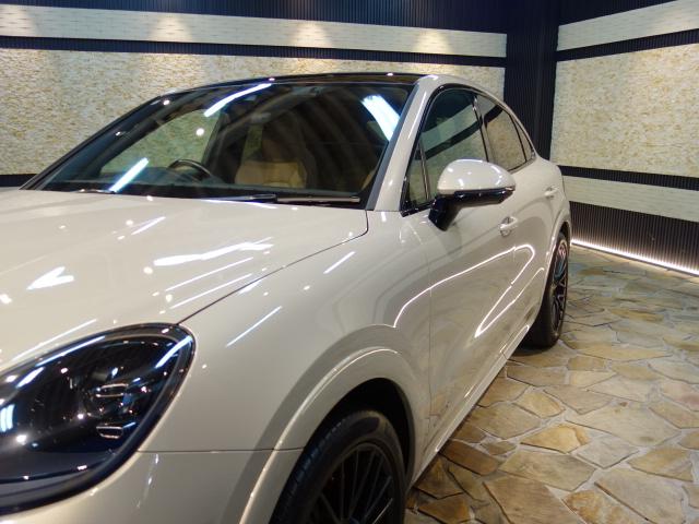 カイエンクーペ カイエンGTS クーペ 純正OPカシミヤベージュペイント純正21inスパイダーRSホイール装着ブラック/モハーヴェ ベージュインテリアBOSEサラウンドサウンドシステム装備純正OPプライバシーガラス装備(6枚目)