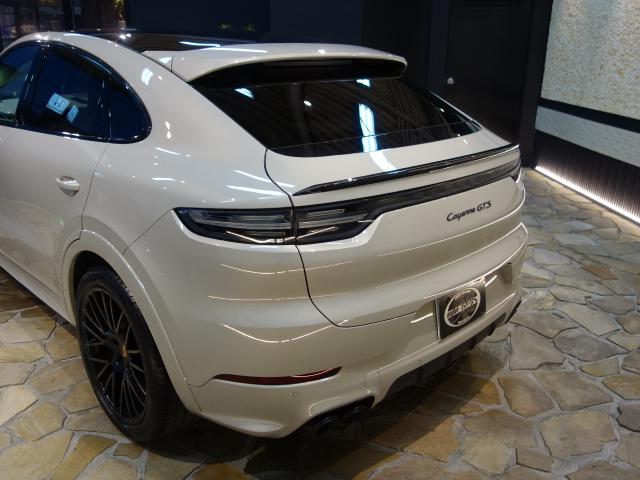 カイエンクーペ カイエンGTS クーペ 純正OPカシミヤベージュペイント純正21inスパイダーRSホイール装着ブラック/モハーヴェ ベージュインテリアBOSEサラウンドサウンドシステム装備純正OPプライバシーガラス装備(8枚目)