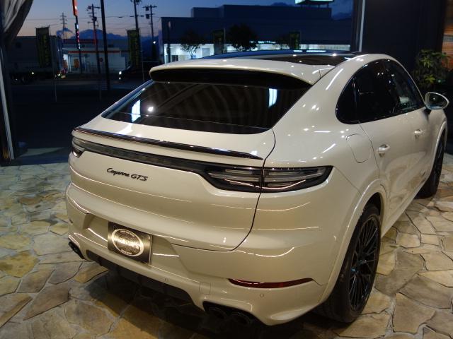 カイエンクーペ カイエンGTS クーペ 純正OPカシミヤベージュペイント純正21inスパイダーRSホイール装着ブラック/モハーヴェ ベージュインテリアBOSEサラウンドサウンドシステム装備純正OPプライバシーガラス装備(10枚目)