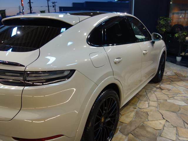 カイエンクーペ カイエンGTS クーペ 純正OPカシミヤベージュペイント純正21inスパイダーRSホイール装着ブラック/モハーヴェ ベージュインテリアBOSEサラウンドサウンドシステム装備純正OPプライバシーガラス装備(11枚目)