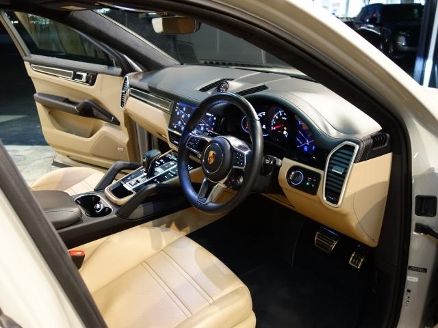 カイエンクーペ カイエンGTS クーペ 純正OPカシミヤベージュペイント純正21inスパイダーRSホイール装着ブラック/モハーヴェ ベージュインテリアBOSEサラウンドサウンドシステム装備純正OPプライバシーガラス装備(25枚目)