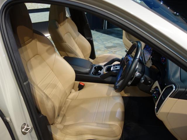 カイエンクーペ カイエンGTS クーペ 純正OPカシミヤベージュペイント純正21inスパイダーRSホイール装着ブラック/モハーヴェ ベージュインテリアBOSEサラウンドサウンドシステム装備純正OPプライバシーガラス装備(31枚目)