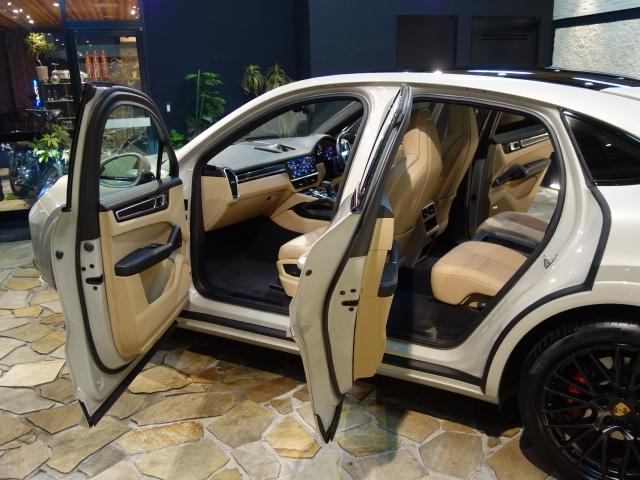 カイエンクーペ カイエンGTS クーペ 純正OPカシミヤベージュペイント純正21inスパイダーRSホイール装着ブラック/モハーヴェ ベージュインテリアBOSEサラウンドサウンドシステム装備純正OPプライバシーガラス装備(32枚目)