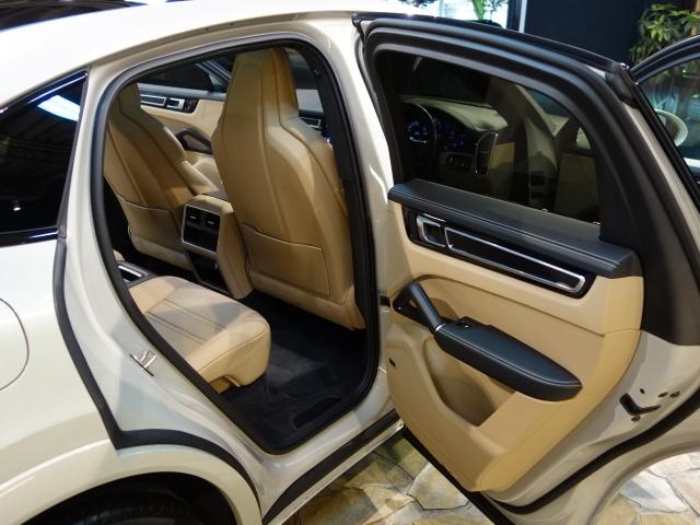 カイエンクーペ カイエンGTS クーペ 純正OPカシミヤベージュペイント純正21inスパイダーRSホイール装着ブラック/モハーヴェ ベージュインテリアBOSEサラウンドサウンドシステム装備純正OPプライバシーガラス装備(39枚目)