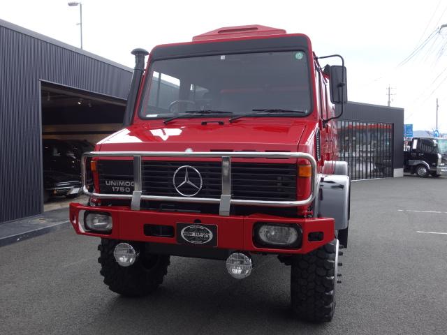 アーバンウニモグ 正規輸入ディーラー車 U1750 Wキャブ キャンピング車 窓付特装キャノピーリア跳ね上げ式ハッチ前進8速、後進8速マニュアルエアブレーキ&駐車ブレーキフロントブッシュグリルガード純正10穴鉄ホイル&コンチネンタルタイヤ8ナンバーキャンピング登録普通免許運転可(2枚目)