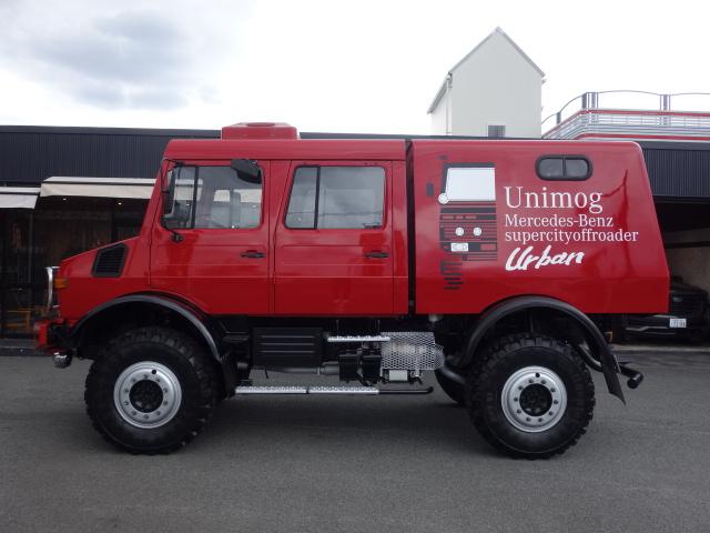 アーバンウニモグ 正規輸入ディーラー車 U1750 Wキャブ キャンピング車 窓付特装キャノピーリア跳ね上げ式ハッチ前進8速、後進8速マニュアルエアブレーキ&駐車ブレーキフロントブッシュグリルガード純正10穴鉄ホイル&コンチネンタルタイヤ8ナンバーキャンピング登録普通免許運転可(5枚目)