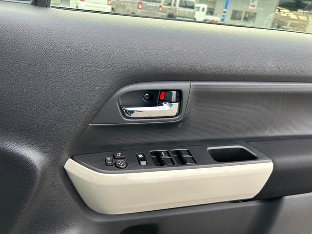 クロスビー HYBRID MZ 4型 4WD 全方位カメラ バックカメラ オートライト プッシュスタート シートヒーター オートエアコン 4WD 衝突被害軽減システム アイドリングストップ 横滑り防止機能 衝突安全ボディ 盗難防止システム(32枚目)