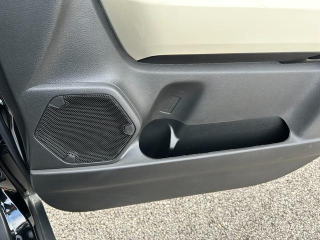 クロスビー HYBRID MZ 4型 4WD 全方位カメラ バックカメラ オートライト プッシュスタート シートヒーター オートエアコン 4WD 衝突被害軽減システム アイドリングストップ 横滑り防止機能 衝突安全ボディ 盗難防止システム(33枚目)