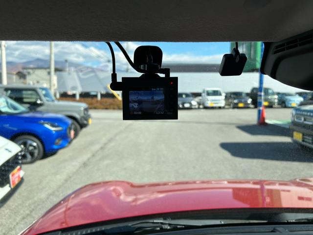 ハスラー ＨＹＢＲＩＤ　Ｘ　２ＷＤ　全方位カメラ付きナビゲーション　バックカメラ　オートライト　Ｂｌｕｅｔｏｏｔｈ　純正ナビ　プッシュスタート　シートヒーター　オートエアコン　衝突被害軽減システム　アイドリングストップ　横滑り防止機能　衝突安全ボディ　盗難防止システム（12枚目）