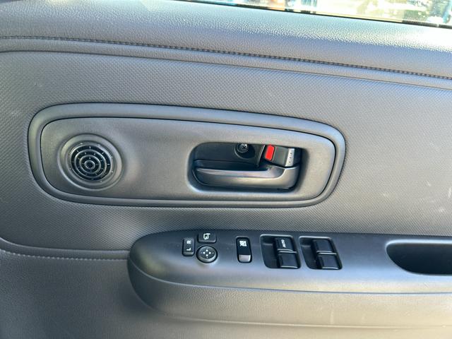 ワゴンＲスマイル ＨＹＢＲＩＤ　Ｓ　３型　４ＷＤ　スライドドア　オートライト　スライドドア　プッシュスタート　シートヒーター　オートエアコン　４ＷＤ　衝突被害軽減システム　横滑り防止機能　衝突安全ボディ　盗難防止システム（32枚目）