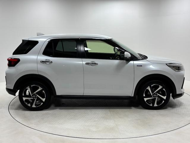 ロッキー プレミアムＧ　ＨＥＶ　カーナビ　全方位カメラ　ドラレコ　ＣＶＴ　シートヒーター　オートライト　オートエアコン　ＬＥＤヘッドランプ　ＬＥＤフォグランプ　クルーズコントロール　バックフォグランプ　ＨＥＶ（6枚目）