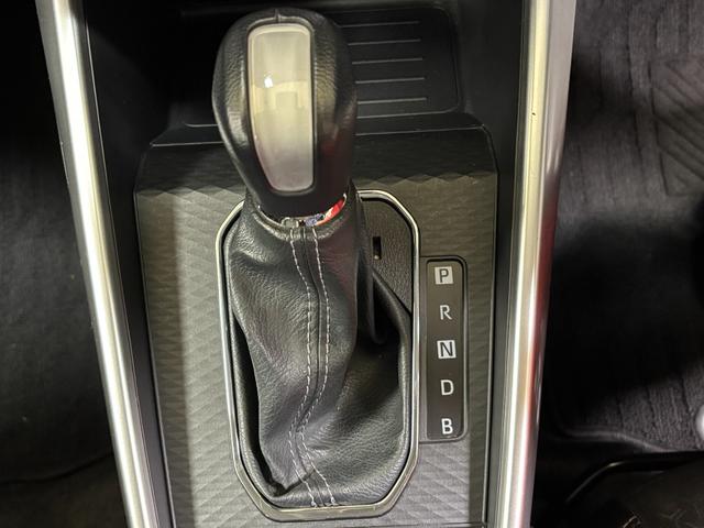 ロッキー プレミアムＧ　ＨＥＶ　カーナビ　全方位カメラ　ドラレコ　ＣＶＴ　シートヒーター　オートライト　オートエアコン　ＬＥＤヘッドランプ　ＬＥＤフォグランプ　クルーズコントロール　バックフォグランプ　ＨＥＶ（13枚目）