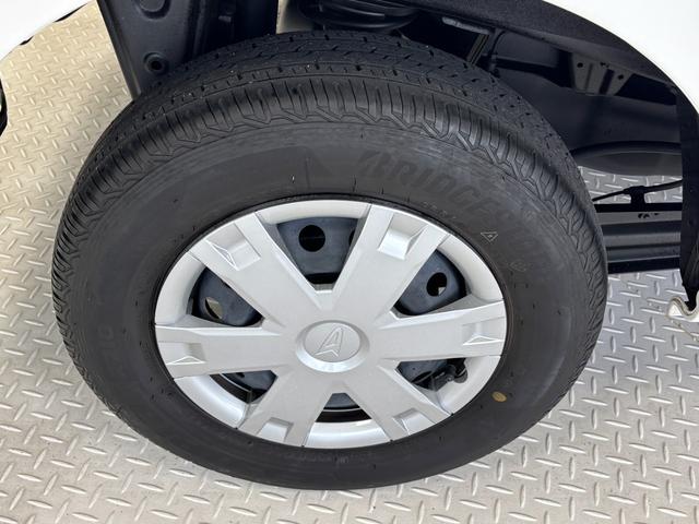 ハイゼットカーゴ クルーズ　ＣＤチューナー　マニュアルエアコン　　　　ＣＶＴ　オートライト（22枚目）
