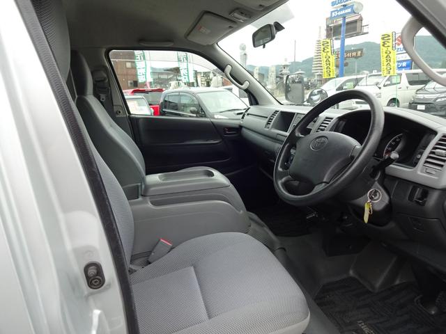 DX ワンオーナー タイヤ4本新品 10人乗 記録簿 4WD(7枚目)