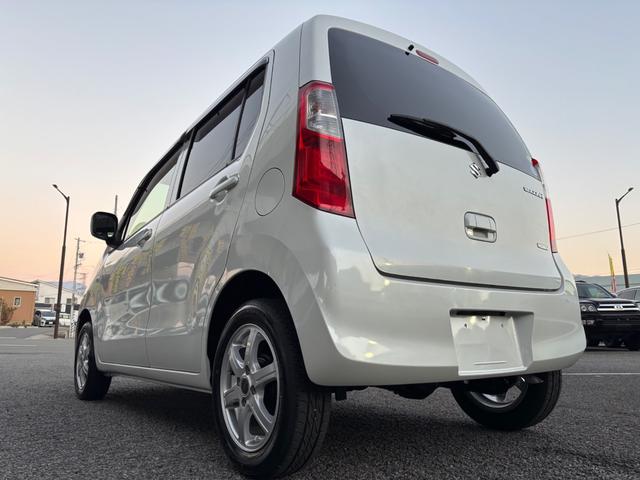 ワゴンR FX 禁煙車 記録簿 4WD フル装備 Wエアバック キーレス ABS シートヒーター フルフラットシート アイドリングストップ 電動格納ミラー 14インチアルミホイール(44枚目)