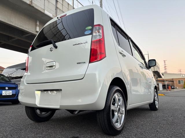 ワゴンR FX 禁煙車 記録簿 4WD フル装備 Wエアバック キーレス ABS シートヒーター フルフラットシート アイドリングストップ 電動格納ミラー 14インチアルミホイール(45枚目)