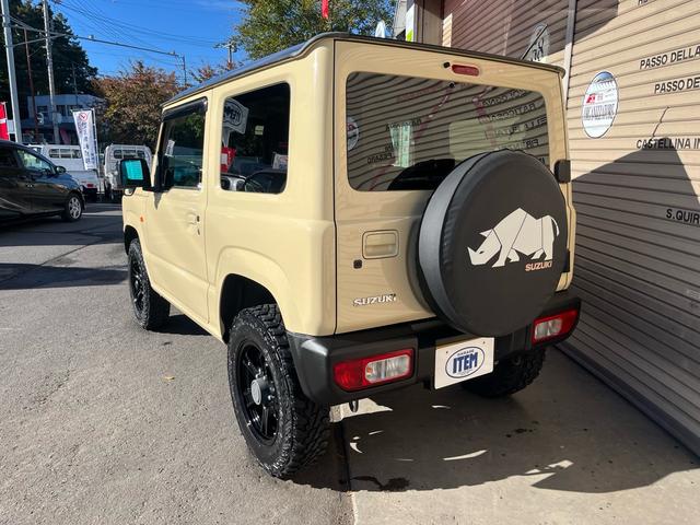 ジムニー XC 中古純正アルミスタッドレスセット付 エンジンスターター 社外アルミホイール オフロードタイヤ オプショングリル 革調社外シートカバー 8インチナビ バックカメラ アクティブクルコン シートヒーター(4枚目)