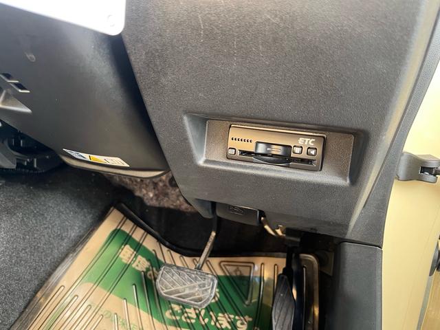 ジムニー XC 中古純正アルミスタッドレスセット付 エンジンスターター 社外アルミホイール オフロードタイヤ オプショングリル 革調社外シートカバー 8インチナビ バックカメラ アクティブクルコン シートヒーター(23枚目)