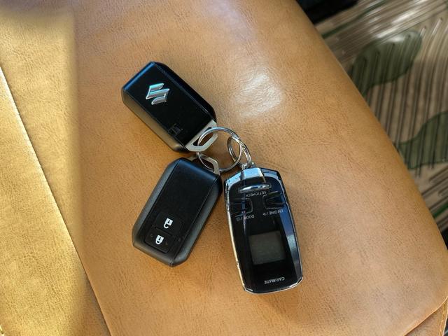 ジムニー XC 中古純正アルミスタッドレスセット付 エンジンスターター 社外アルミホイール オフロードタイヤ オプショングリル 革調社外シートカバー 8インチナビ バックカメラ アクティブクルコン シートヒーター(42枚目)