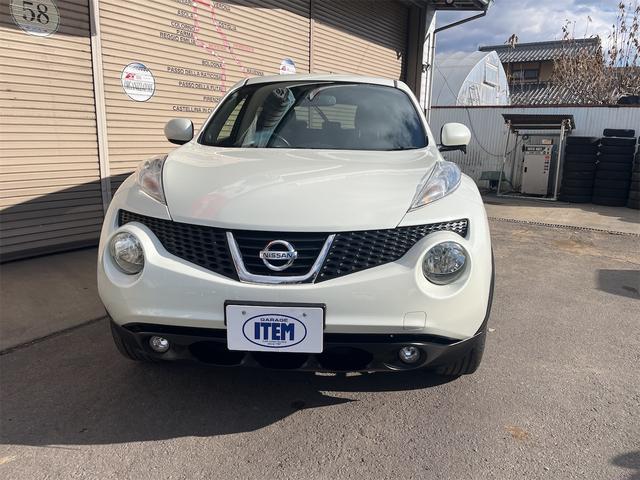 ジューク 15RX タイプV 車検2年付き 中古スタッドレスセット付き 純正ナビ TV Bluetooth リアスポイラー プッシュスタート スペアキー オートエアコン 社外17インチアルミホイール(2枚目)