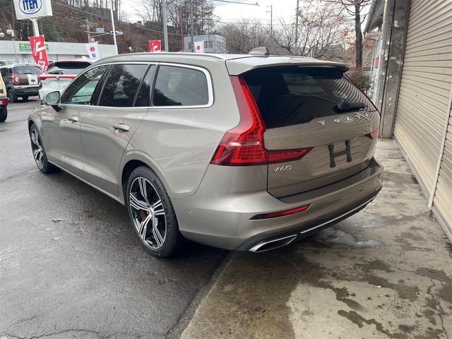 Ｖ６０ Ｔ５　インスクリプション　パイロットアシスト　アクティブクルコン　ハーマンカードンプレミアムオーディオ　マッサージ機能　シートヒーター　シートクーラー　前後純正ドライブレコーダー　ブラウンレザーシート　アラウンドビューモニター（4枚目）
