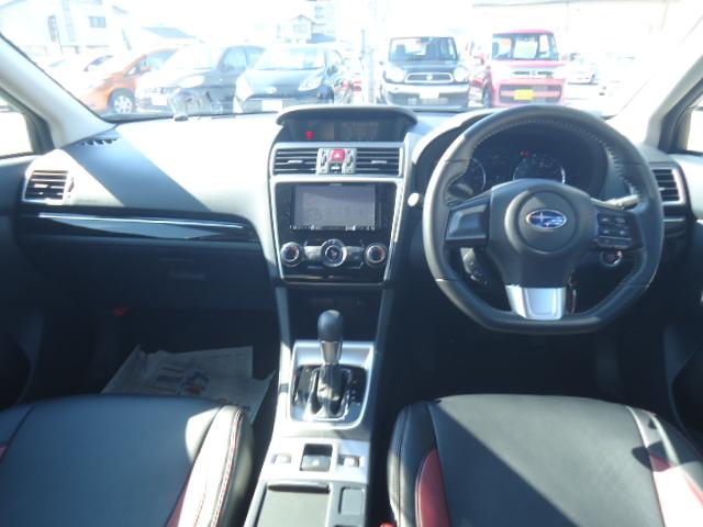 1.6GTアイサイト 4WD ワンオーナー 社外ナビ(9枚目)