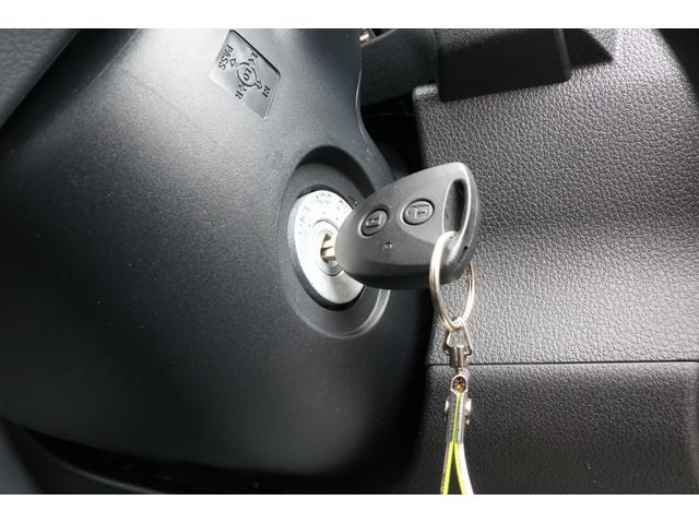 ハイゼットカーゴ ＤＸ　届出済未使用　４ＷＤ　軽バン　ＣＶＴ　衝突被害軽減システム　クリアランスソナー　両側スライドドア　キーレスエントリー　アイドリングストップ　オートライト　ＥＳＣ　パワーステアリング　パワーウィンドウ（11枚目）