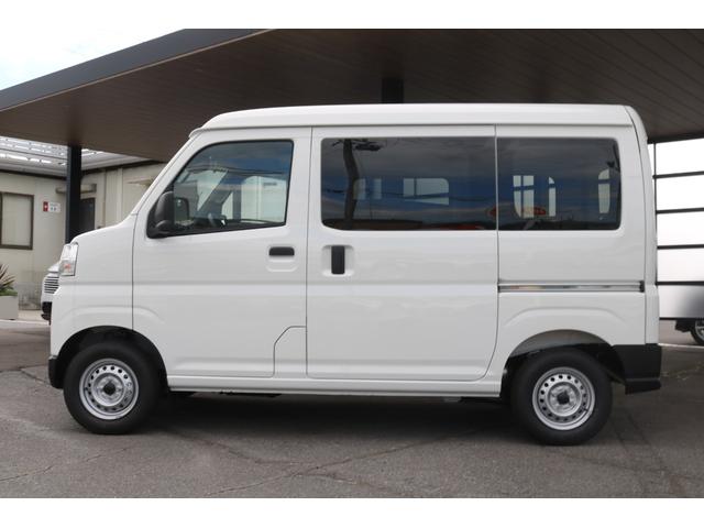 ハイゼットカーゴ ＤＸ　届出済未使用　４ＷＤ　軽バン　ＣＶＴ　衝突被害軽減システム　クリアランスソナー　両側スライドドア　キーレスエントリー　アイドリングストップ　オートライト　ＥＳＣ　パワーステアリング　パワーウィンドウ（15枚目）