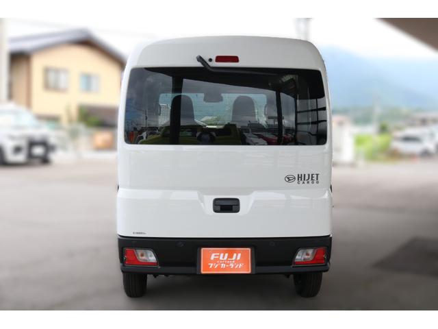 ハイゼットカーゴ ＤＸ　届出済未使用　４ＷＤ　軽バン　ＣＶＴ　衝突被害軽減システム　クリアランスソナー　両側スライドドア　キーレスエントリー　アイドリングストップ　オートライト　ＥＳＣ　パワーステアリング　パワーウィンドウ（17枚目）