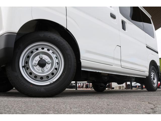 ハイゼットカーゴ ＤＸ　届出済未使用　４ＷＤ　軽バン　ＣＶＴ　衝突被害軽減システム　クリアランスソナー　両側スライドドア　キーレスエントリー　アイドリングストップ　オートライト　ＥＳＣ　パワーステアリング　パワーウィンドウ（20枚目）