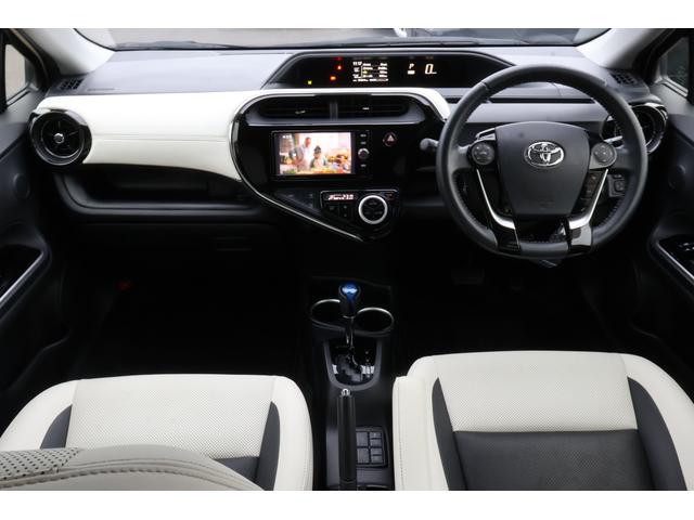 アクア クロスオーバー 純正ナビ フルセグTV バックカメラ セーフティセンス スマートキー レザーシート ルーフレール ETC 純正AW オートマチックハイビーム オートライト 盗難防止システム 衝突安全ボディ ABS(2枚目)