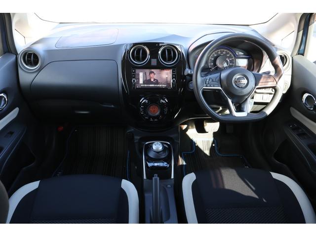 ノート ｅ－パワー　Ｘ　ＦＯＵＲ　Ｖセレクション　４ＷＤ　純正ナビ　フルセグＴＶ　アラウンドビュー　デジタルインナーミラー　エマージェンシブレーキ　ＬＥＤヘッドライト　ＥＴＣ　純正ＡＷ　プッシュスタート　インテリキー　オートライト　スマートキー（2枚目）