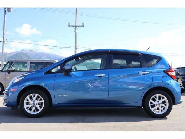 ノート ｅ－パワー　Ｘ　ＦＯＵＲ　Ｖセレクション　４ＷＤ　純正ナビ　フルセグＴＶ　アラウンドビュー　デジタルインナーミラー　エマージェンシブレーキ　ＬＥＤヘッドライト　ＥＴＣ　純正ＡＷ　プッシュスタート　インテリキー　オートライト　スマートキー（16枚目）