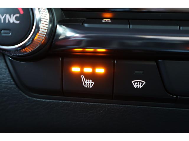 MAZDA3ファストバック XDバーガンディ セレクション 4WD ワンオーナー 純正ナビ フルセグTV 360°ビューモニター レッドレザーシート シートヒーター ステアヒーター ETC LEDヘッドライト スマートキー クリーンディーゼル(7枚目)