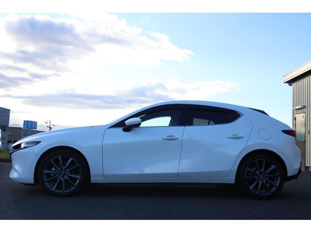 MAZDA3ファストバック XDバーガンディ セレクション 4WD ワンオーナー 純正ナビ フルセグTV 360°ビューモニター レッドレザーシート シートヒーター ステアヒーター ETC LEDヘッドライト スマートキー クリーンディーゼル(18枚目)