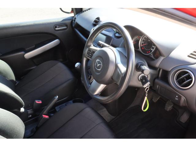 デミオ 13C 5速MT 純正ナビ TV キーレス 電動格納ドアミラー 衝突安全ボディ ABS CD エアコン パワーステアリング パワーウィンドウ(23枚目)