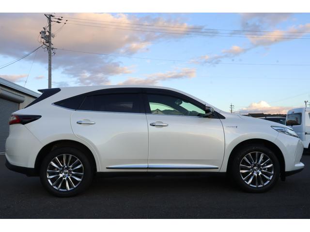 ハリアーハイブリッド プレミアム 4WD ワンオーナー 純正9インチナビ フルセグTV バックカメラ ETC2.0 トヨタセーフティセンス パワーバックドア ハーフレザー パワーシート LEDヘッドライト(15枚目)