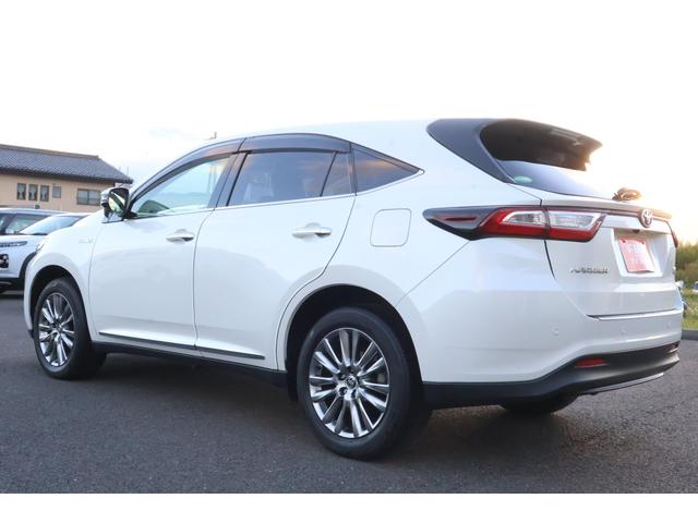 ハリアーハイブリッド プレミアム 4WD ワンオーナー 純正9インチナビ フルセグTV バックカメラ ETC2.0 トヨタセーフティセンス パワーバックドア ハーフレザー パワーシート LEDヘッドライト(17枚目)