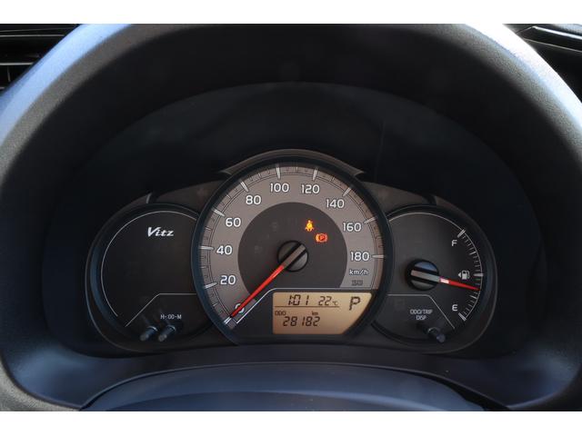 ヴィッツ F 4WD レンタアップ 社外ナビ フルセグTV ETC スマートキー プッシュスタート 社外AW 電動格納ミラー CVT 盗難防止システム 衝突安全ボディ ABS ESC CD DVD再生(5枚目)