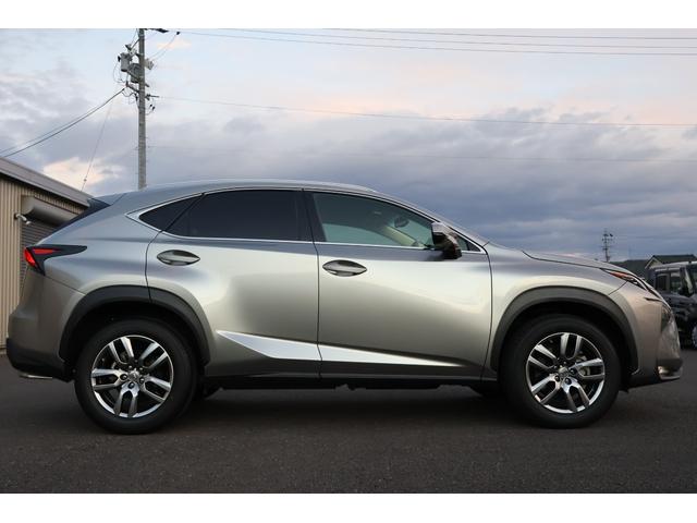 ＮＸ ＮＸ２００ｔ　Ｉパッケージ　４ＷＤ　純正ナビ　バックカメラ　フルセグＴＶ　ＥＴＣ　ブラックレザー　パワーシート　パワーバックドア　衝突被害軽減ブレーキ　ＬＥＤヘッドライト　スマートキー　バックカメラ　クルーズコントロール（15枚目）