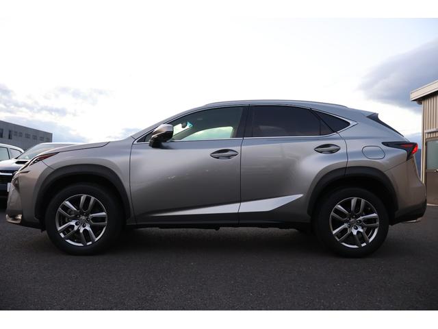 ＮＸ ＮＸ２００ｔ　Ｉパッケージ　４ＷＤ　純正ナビ　バックカメラ　フルセグＴＶ　ＥＴＣ　ブラックレザー　パワーシート　パワーバックドア　衝突被害軽減ブレーキ　ＬＥＤヘッドライト　スマートキー　バックカメラ　クルーズコントロール（16枚目）