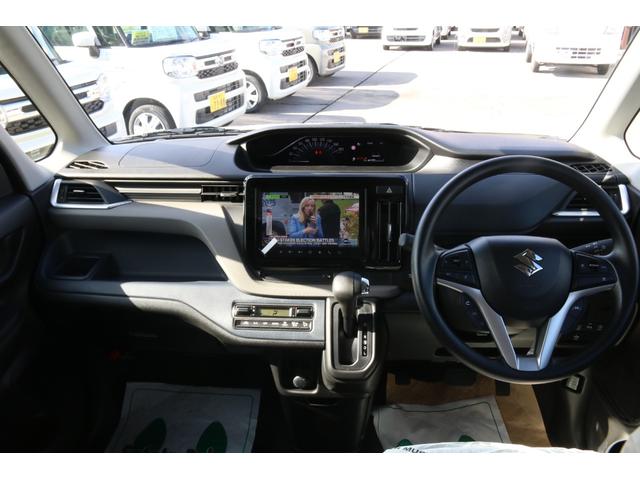 ソリオ ハイブリッドＭＧ　登録済未使用車　４ＷＤ　純正ナビ　全方位モニター　クルーズコントロール　スズキセーフティーサポート　フルセグＴＶ　両側スライド・片側電動　クルーズコントロール　オートライト　スマートキー（2枚目）