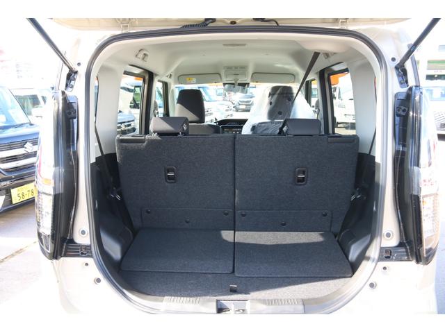 ソリオ ハイブリッドＭＧ　登録済未使用車　４ＷＤ　純正ナビ　全方位モニター　クルーズコントロール　スズキセーフティーサポート　フルセグＴＶ　両側スライド・片側電動　クルーズコントロール　オートライト　スマートキー（19枚目）