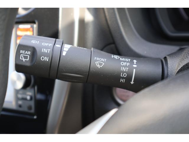 ノート Ｘ　ＦＯＵＲ　４ＷＤ　純正ナビ　アラウンドビューモニター　フルセグＴＶ　エマージェンシブレーキ　インテリジェントキー　プッシュスタート　フォグランプ（10枚目）