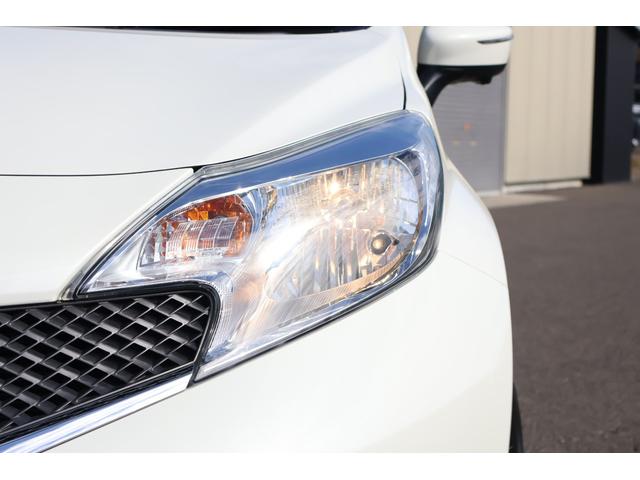 ノート Ｘ　ＦＯＵＲ　４ＷＤ　純正ナビ　アラウンドビューモニター　フルセグＴＶ　エマージェンシブレーキ　インテリジェントキー　プッシュスタート　フォグランプ（21枚目）