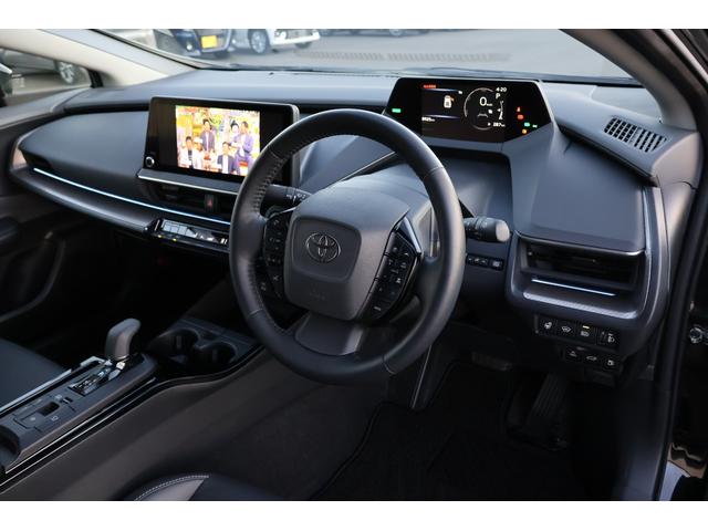 プリウス Z ワンオーナー モデリスタエアロ デジタルインナーミラー パワーバックドア パノラミックビューモニター ETC シートベンチレーション シート・ステアヒーター(3枚目)