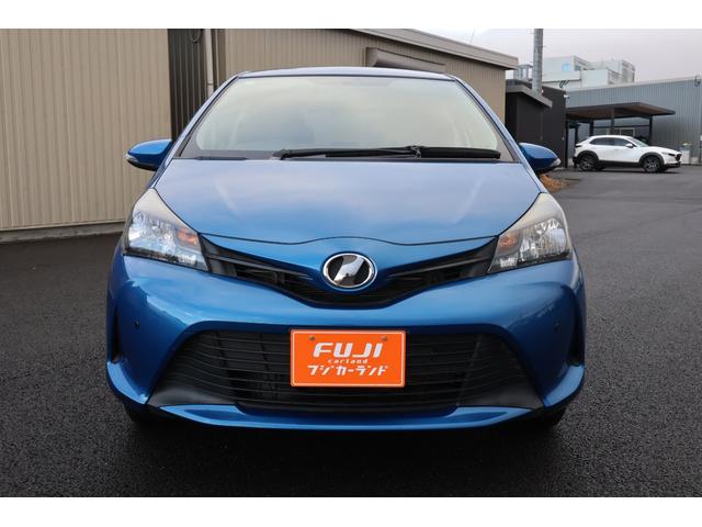 ヴィッツ Ｆ　ワンオーナー　４ＷＤ　ＥＴＣ　ナビ　ＴＶ　アルミホイール　キーレスエントリー　電動格納ミラー　ＣＶＴ　衝突安全ボディ　ＡＢＳ　ＥＳＣ　ＣＤ　ＤＶＤ再生　ＵＳＢ　エアコン　パワーステアリング（15枚目）