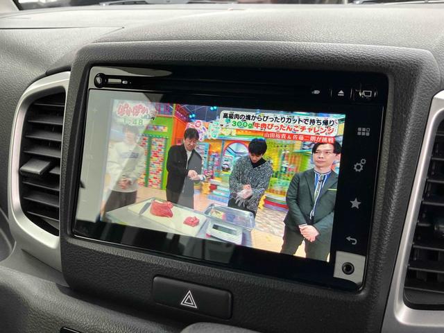 スペーシア Ｘ　全周囲カメラ　両側スライド・片側電動　ナビ　ＴＶ　レーンアシスト　衝突被害軽減システム　オートライト　スマートキー　アイドリングストップ　シートヒーター　ベンチシート　ＣＶＴ　盗難防止システム　ＡＢＳ（9枚目）