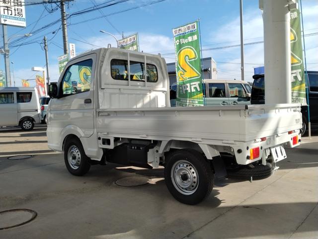 キャリイトラック ＫＣ　届出済未使用車　４ＷＤ　ＡＴ　コーナーセンサー　エアコン　パワステ　パワーウィンドウ　キーレス　オートライト　横滑り防止　車検令和９年１０月（7枚目）